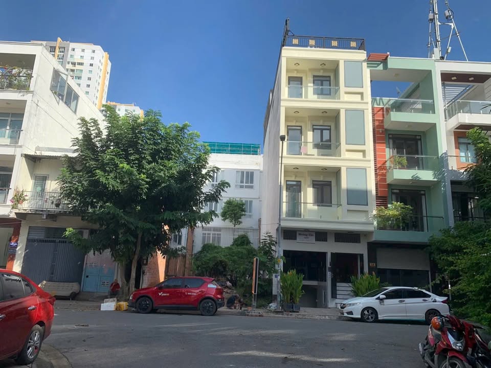 Bán gấp FrontHouse KDC Lacasa, Phú Thuận, Quận 7 - Diện tích 90m², giá 23 tỷ