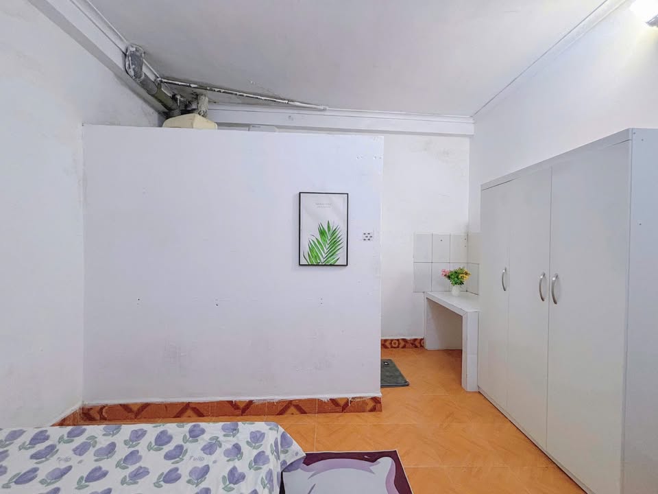 Studio cho thuê 92 Nguyễn Khánh Toàn 25m² giá 3.2 triệu - Sẵn sàng vào ở ngay!