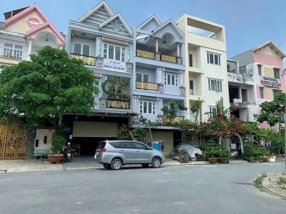 Đất nền KDC 135 Thị Trấn Bến Lức 100m² giá 2.7 tỷ - Vị trí đắc địa gần TTTM