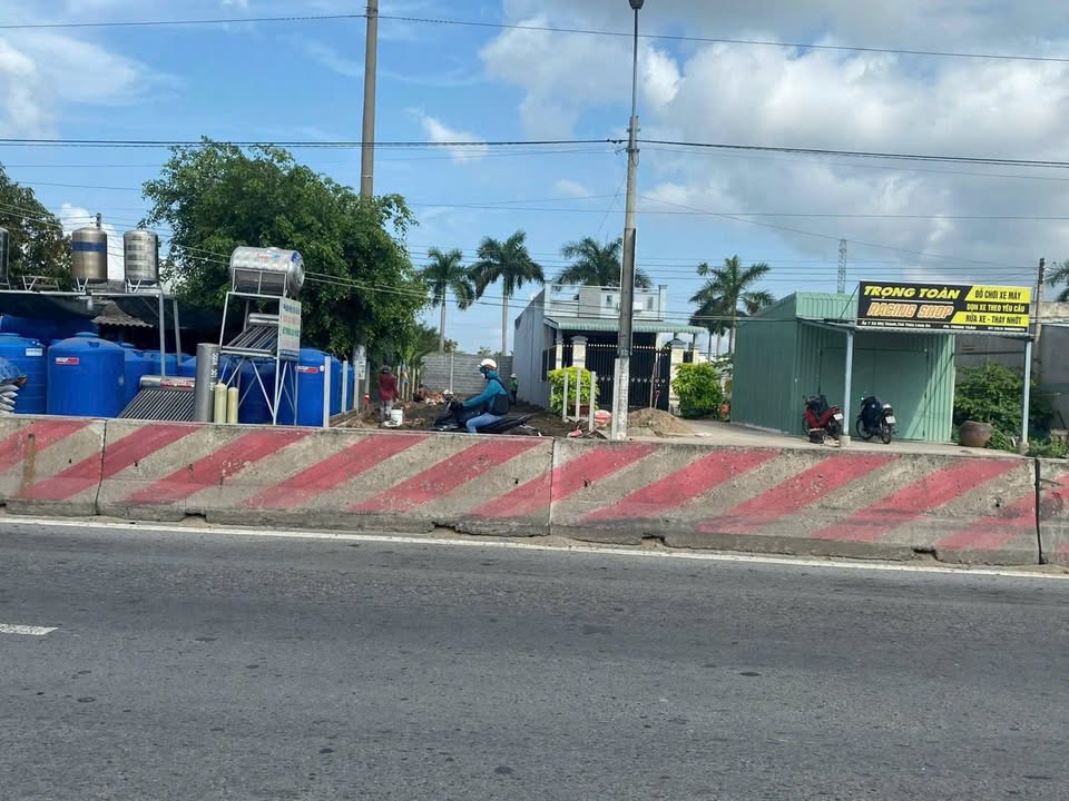 Đất nền mặt tiền Quốc Lộ 1A, xã Nhị Thành, 285.6m², giá 4.5 tỷ - Cơ hội đầu tư hấp dẫn!