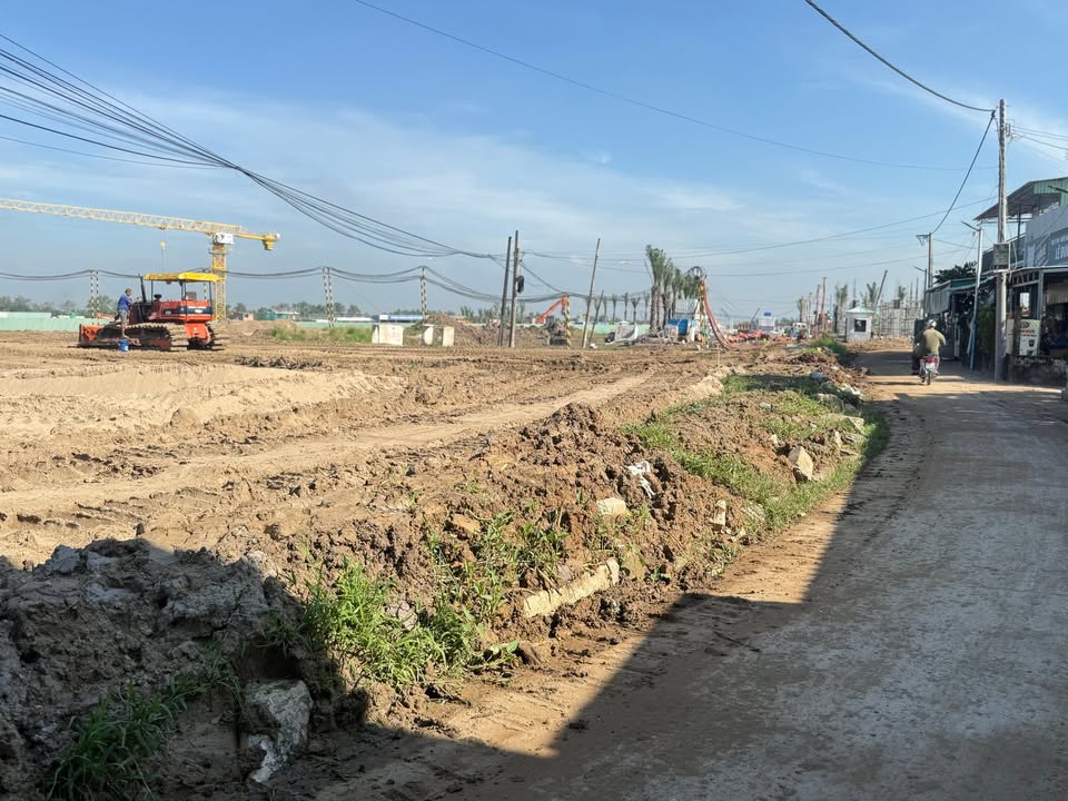 Đất nền 3000m² ấp Phước Tú, Bến Lức - Giá chỉ 5.5 triệu/m², Tiềm năng lớn!