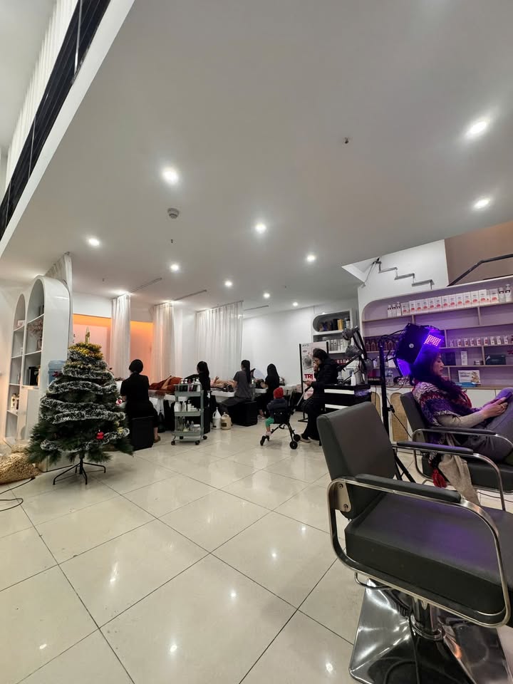 Cho thuê mặt bằng Salon tóc - Chung Cư An Bình, Phạm Văn Đồng - Khách sẵn chờ đón!