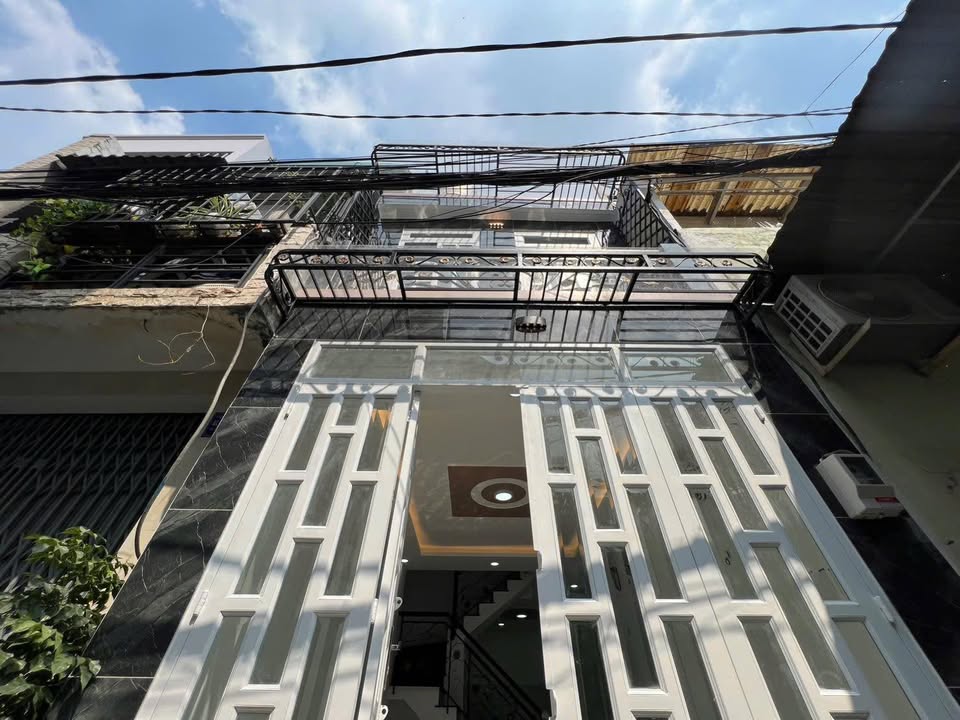 Nhà phố Gò Vấp 32m² giá 3.88 tỷ - Thiết kế hiện đại, sổ hồng riêng!