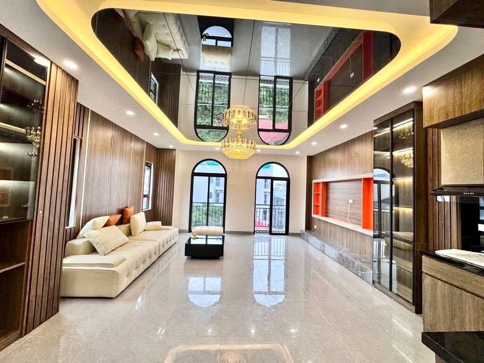 FrontHouse Nguyễn Văn Cừ 48m² giá 1X tỷ - Thiết kế hiện đại, kinh doanh thuận lợi!