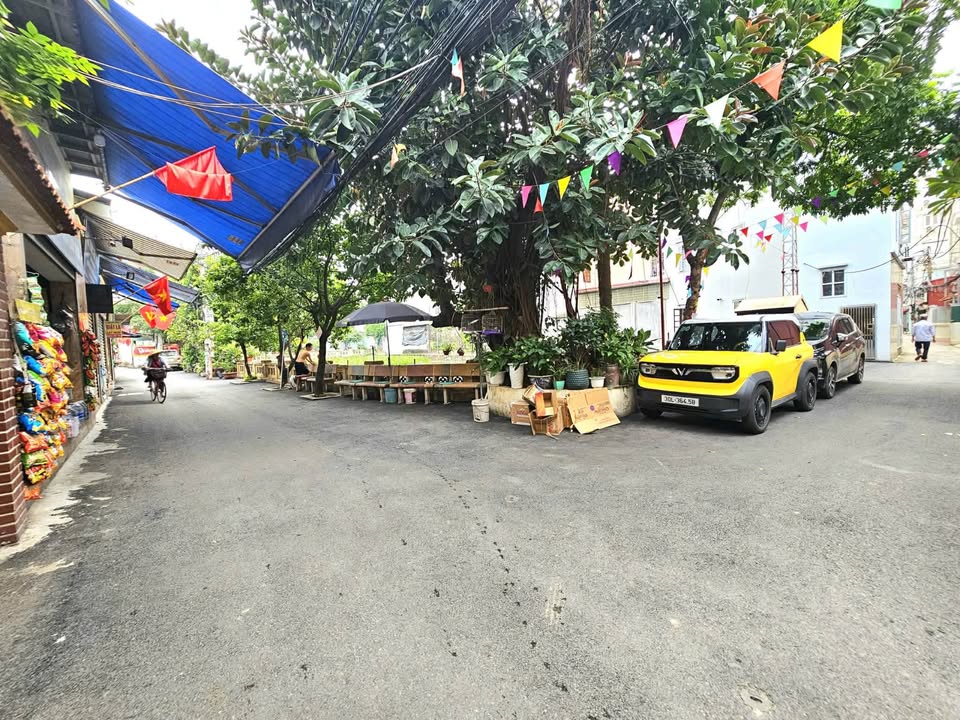 Nhà bán Cầu Giấy 35m² giá 855 triệu - Lô góc view thoáng, không quy hoạch