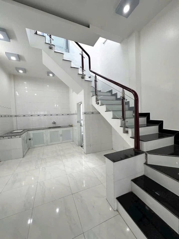 Nhà mới hẻm Quảng Trọng Linh Bình Chánh 80m² giá 1.678 tỷ - Thiết kế hiện đại, sẵn sàng ở ngay!