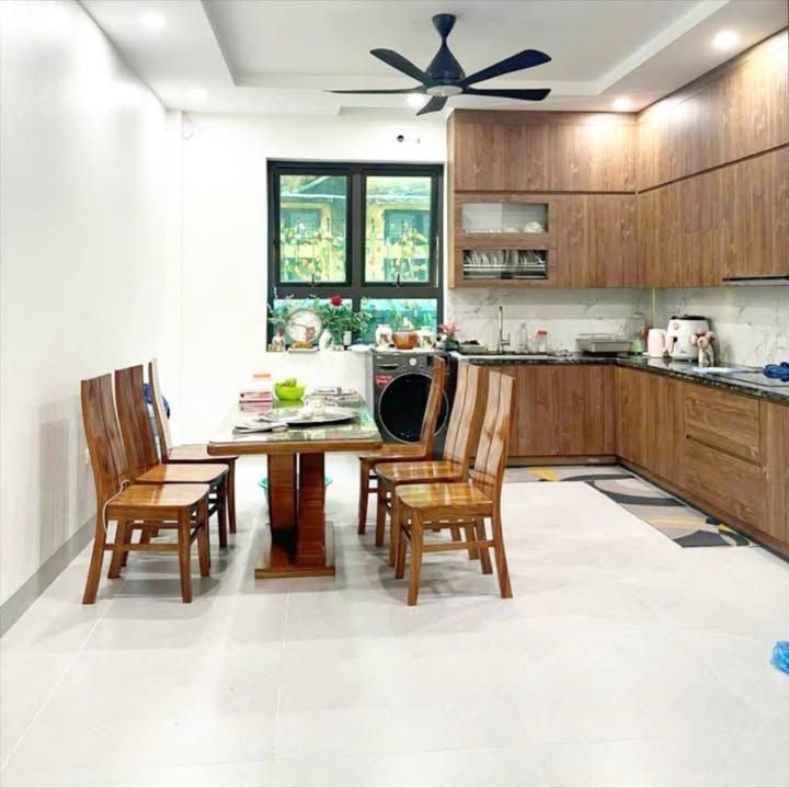 FrontHouse Hoàng Liệt 58m² giá 10 tỷ - Mặt tiền rộng, 3 tầng đẹp!