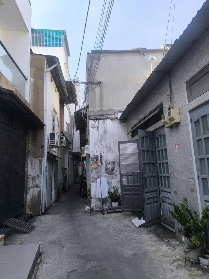 Nhà quận 11, Lạc Long Quân, 50m² giá 5.2 tỷ - Đầu tư sinh lời ngay!