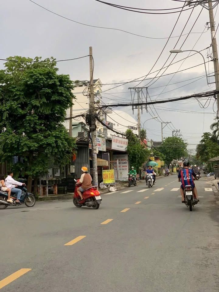 Bán FrontHouse mặt tiền Hiệp Thành 13, Quận 12, 250m² - Giá 17.8 tỷ, cơ hội đầu tư sinh lời!