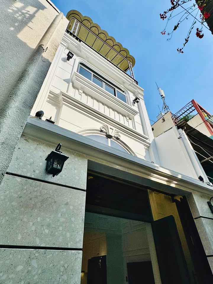 Nhà đẹp Tân cổ điển đường Vạn Kiếp, Bình Thạnh 32m² giá 7.85 tỷ - Gần phố ẩm thực Phan Xích Long!