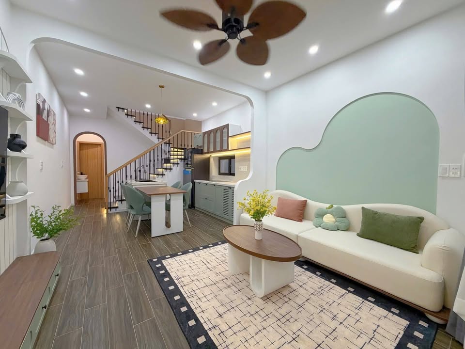 Nhà 2 tầng đường Hoàng Diệu Đà Nẵng 55.3m² giá 5.49 tỷ - Full nội thất, 3 mặt kiệt thoáng