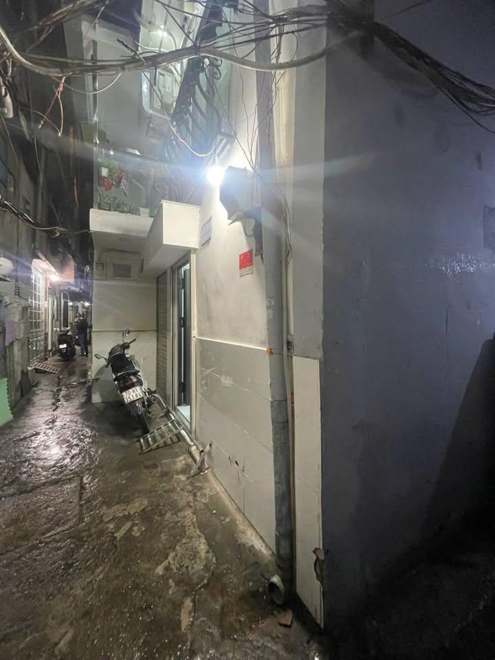 Nhà HXH An Dương Vương Quận 5 18m² giá 3.3 tỷ - Sẵn sàng vào ở ngay!