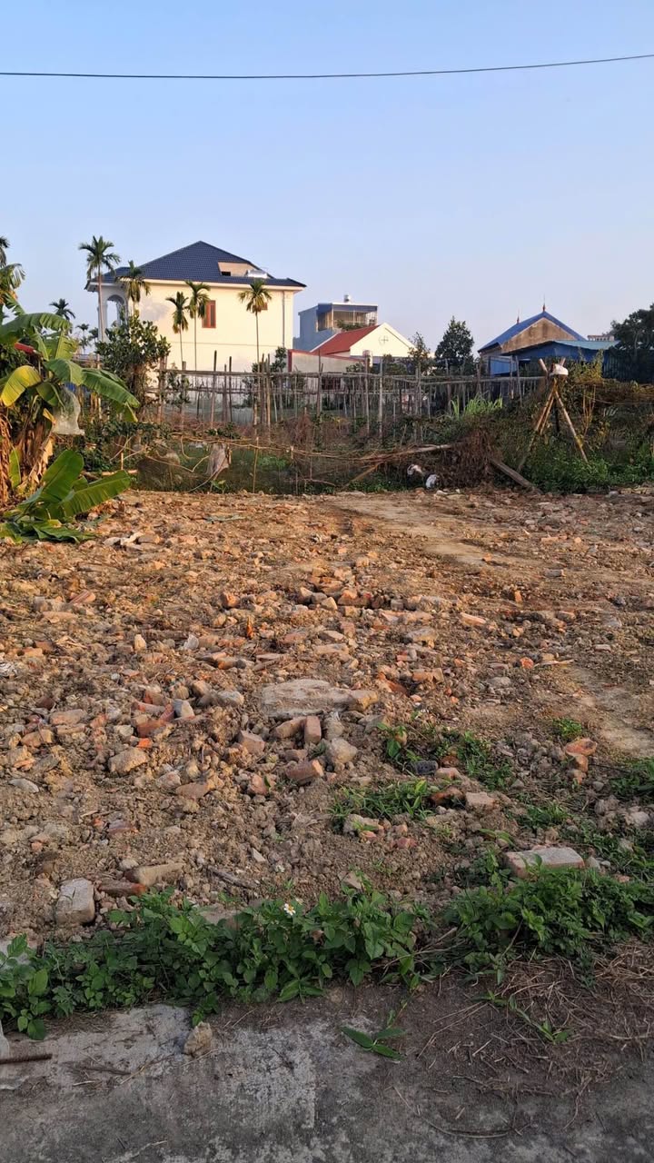 Nhà riêng Quốc Tuấn An Dương 61m² giá 700 triệu - Ô tô đỗ cửa tiện lợi!