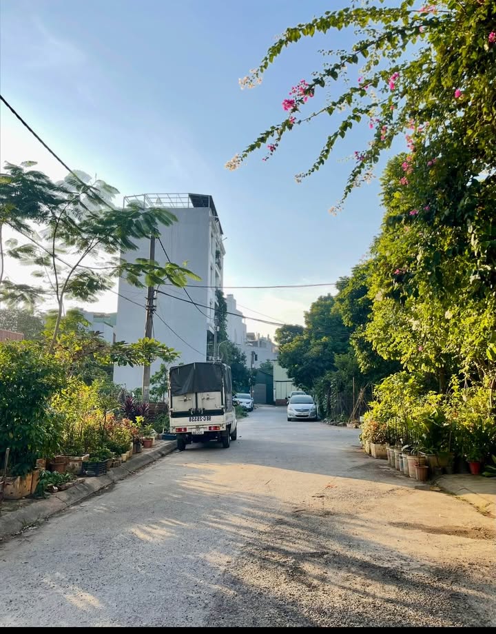 Đất Phân Lô Thạch Bàn Long Biên 48m² giá 8.68 tỷ - Vị trí đắc địa, sổ đỏ chính chủ!