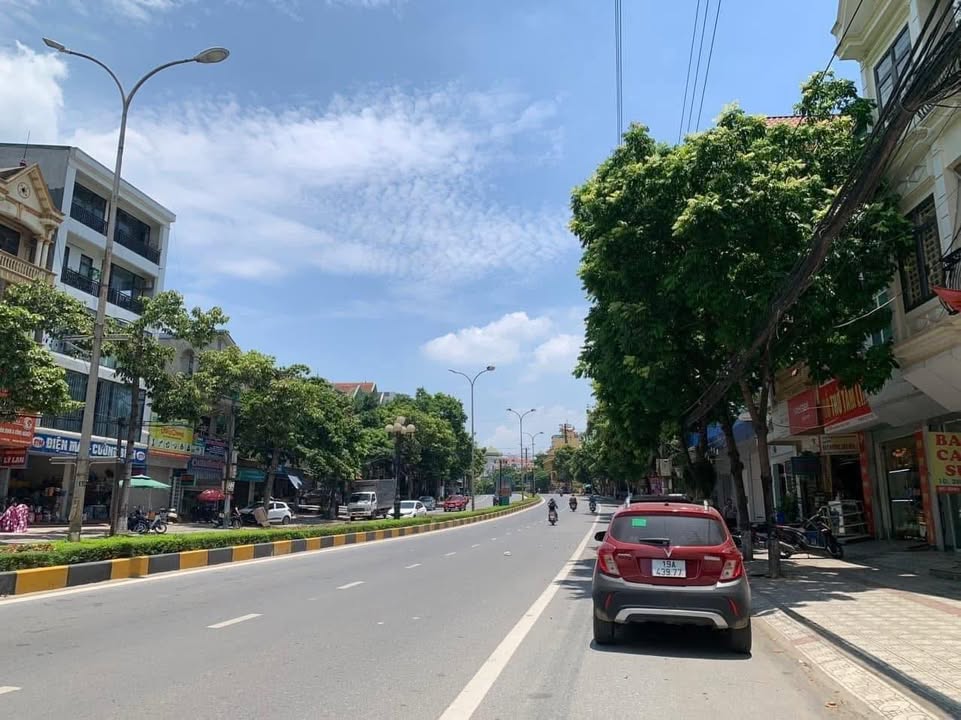 Đất tặng nhà Băng 1 Đại lộ Hùng Vương 71m² giá 6 tỷ - Đầu tư sinh lời hấp dẫn!