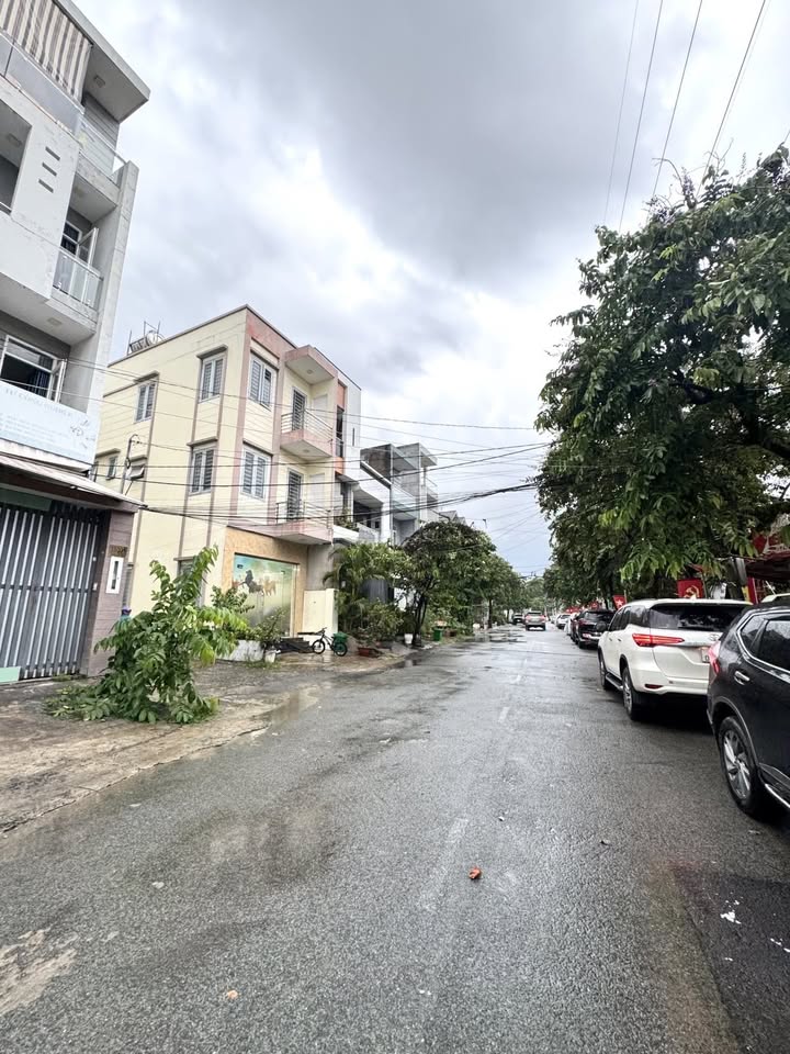 Nhà 3 tầng KDC Hồng Long, Thủ Đức 57m² giá 5.2 tỷ - Chủ cần bán gấp!