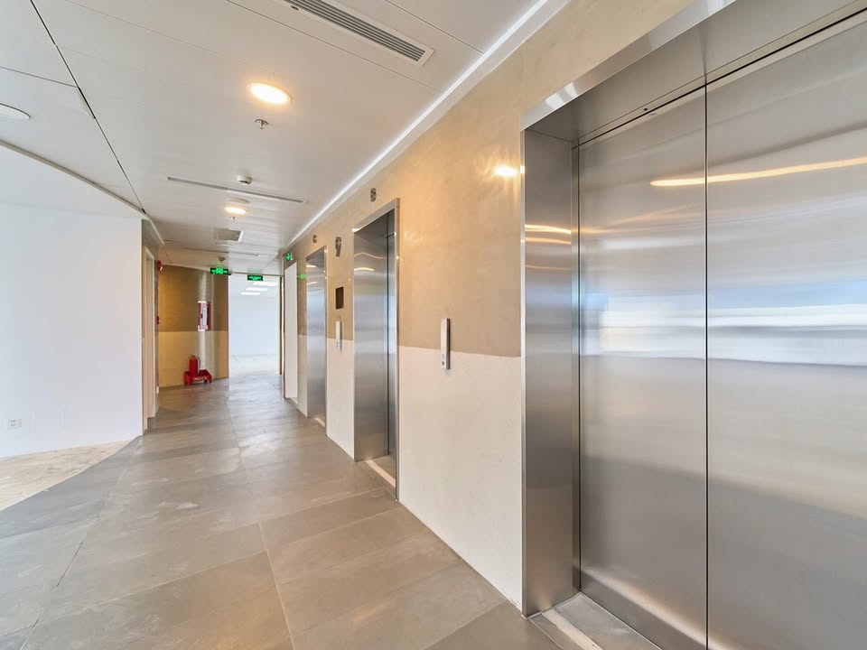 Văn phòng Building Trần Thái Tông, Cầu Giấy, 372m² giá chỉ 13,5$/m² - Không thể bỏ lỡ!