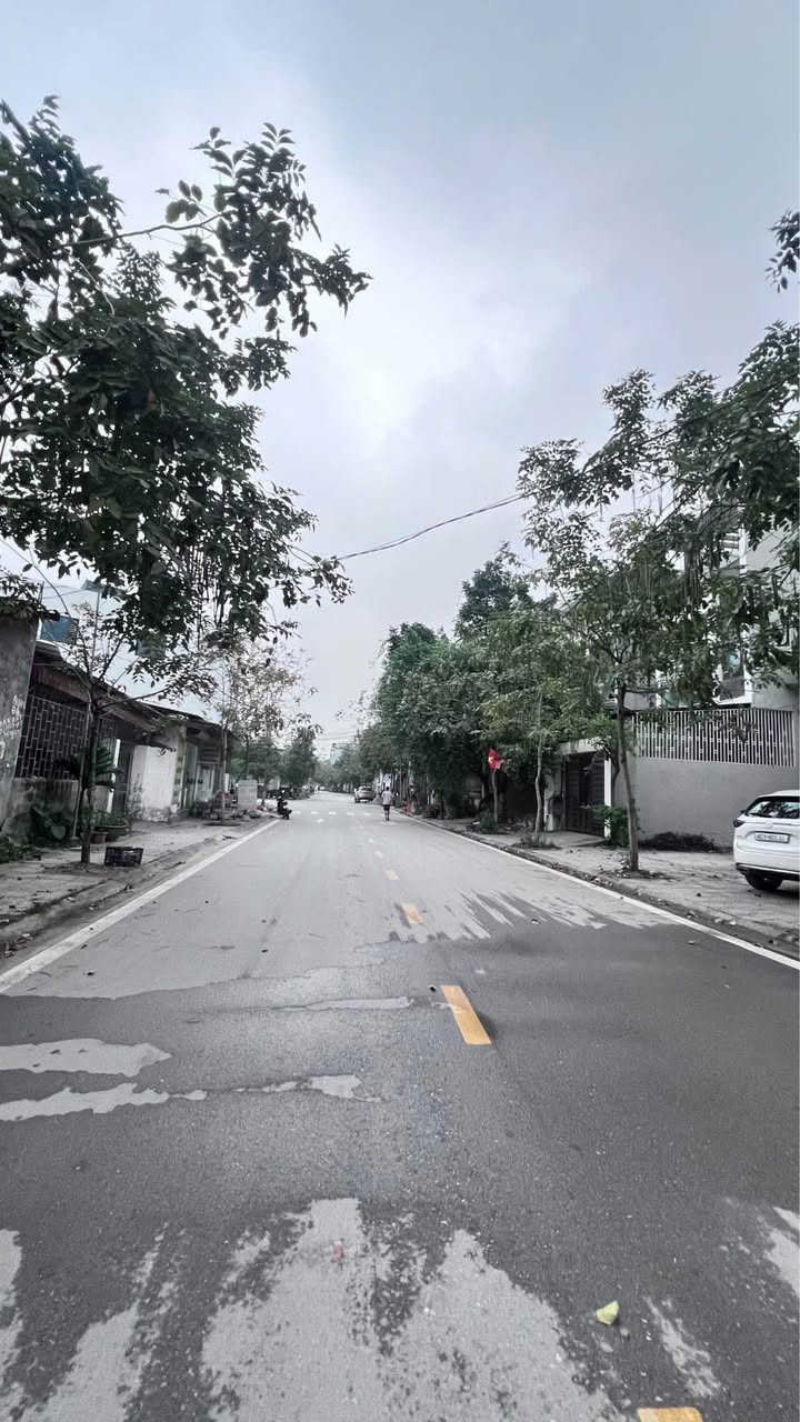 Bán đất có nhà cấp 4 tại phường Liên Bảo, Vĩnh Yên 110m² giá 5.5 tỷ - Kinh doanh tiềm năng!