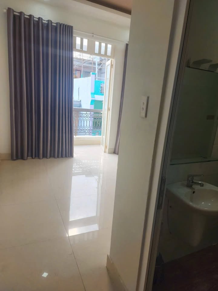 Nhà riêng cho thuê hẻm Ông Ích Khiêm Q11 56m² giá 20 triệu - Nhà mới, tiện nghi đầy đủ!