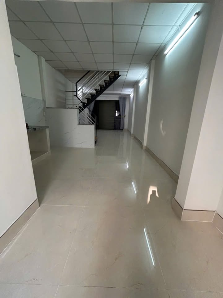 Nhà mặt tiền kinh doanh cho thuê tại Bình Tân 60m² giá 9 triệu - Nhà mới, thoáng mát!