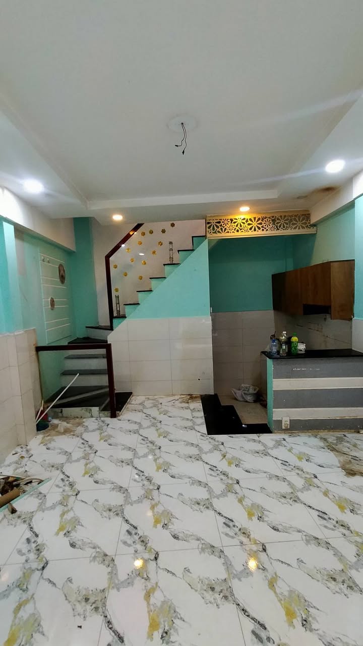 Nhà góc Âu Dương Lân, Quận 8, 21m² - Yên tĩnh, an ninh tốt!