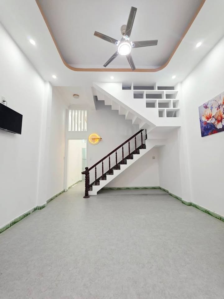 Nhà 2 tầng tại Nguyễn Văn Cừ, Quy Nhơn 54m² giá 3 tỷ - Thiết kế hiện đại, gần biển!