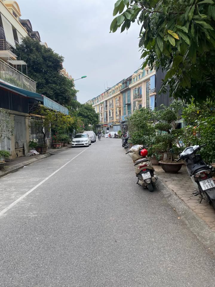 Townhouse Đại Mỗ Nam Từ Liêm 87m² giá 21.8 tỷ - Khu vực an ninh tốt, pháp lý chuẩn!