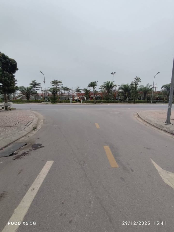 Cho thuê mặt bằng 3 tầng tại Khu tái định cư Ngọc Thụy - Giá chỉ 15 triệu/tháng!