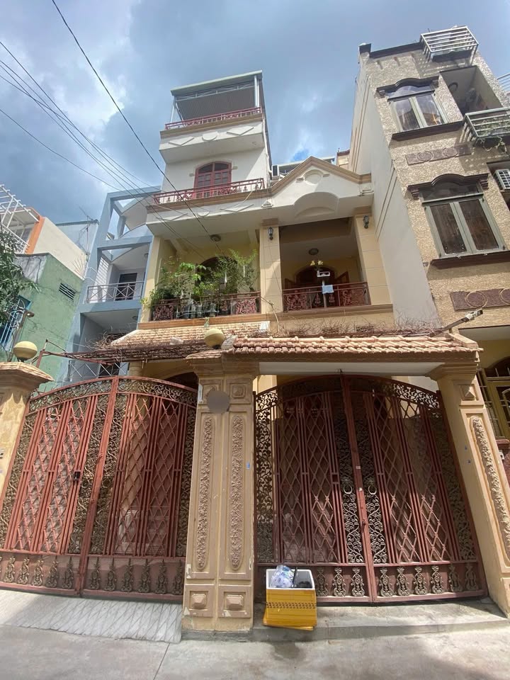 Nhà Phố Phan Xích Long, Phú Nhuận 145m² giá 23 tỷ - Phân lô tiện ích hiếm có!