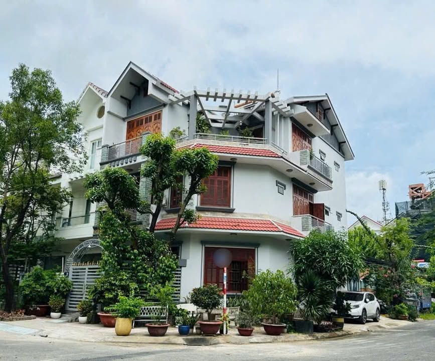 Nhà 3 tầng mặt tiền hẻm đường Số 19, Phường Linh Chiểu, 150m² - Nhà ở thoáng mát, gần Vincom Thủ Đức!