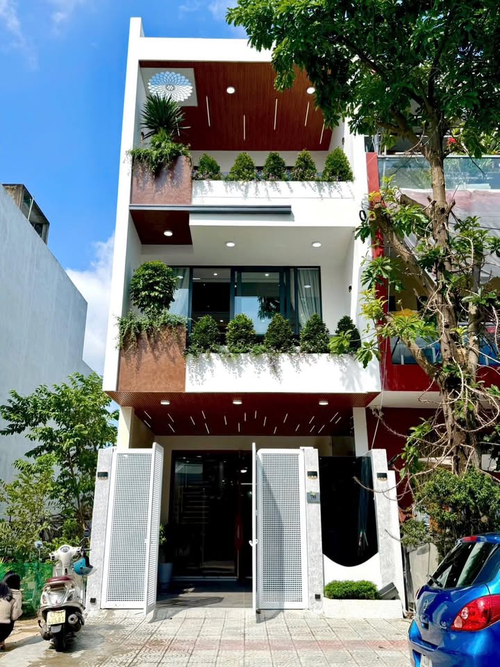 Nhà 3 tầng đường Thanh Lương, Hòa Xuân, 100m² - Full nội thất, vào ở ngay!