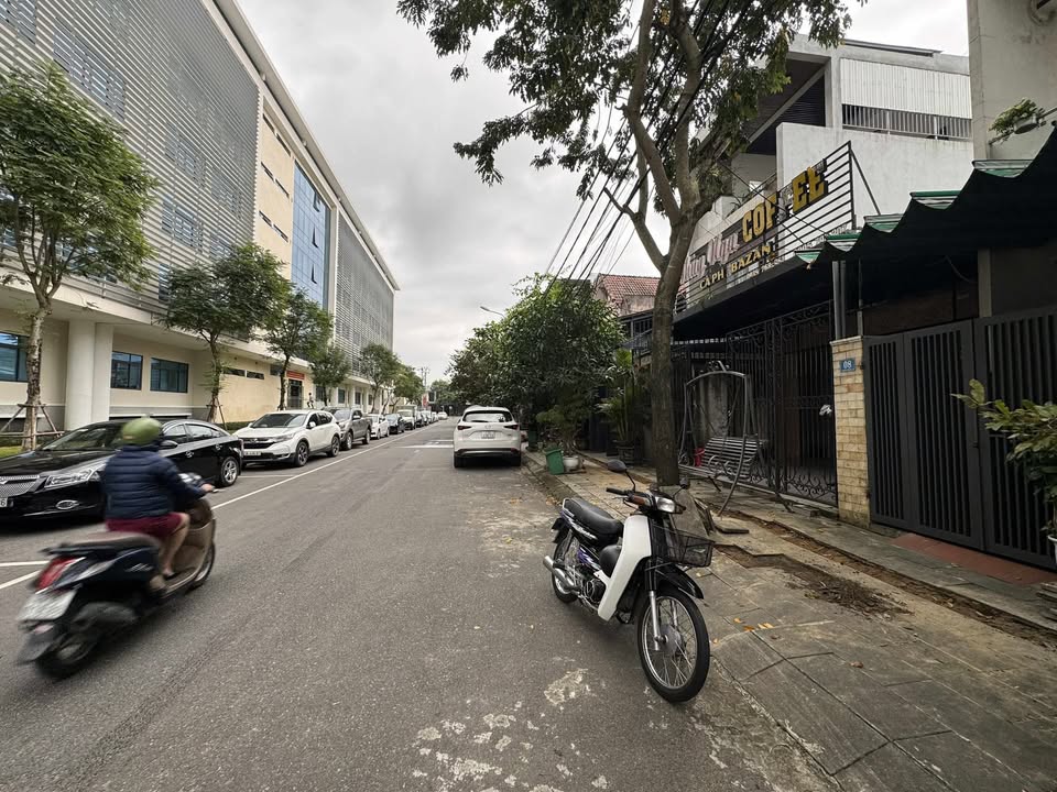 Nhà phố Cồn Dầu 8, quận Cẩm Lệ, 100m² - Đường rộng ô tô đỗ thoải mái!