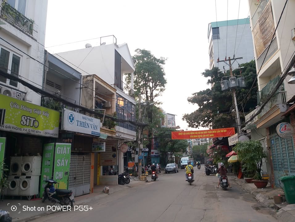 Căn hộ dịch vụ Lạc Long Quân, Tân Bình 104m² giá 9.5 tỷ - Đầu tư sinh lời ổn định!