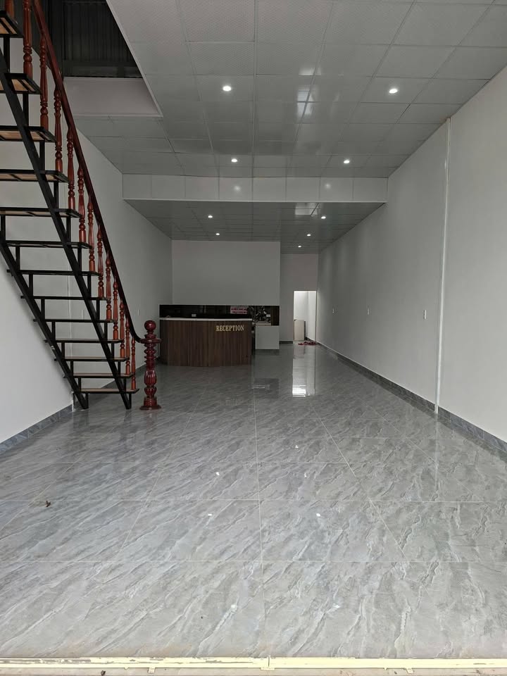 Nhà nguyên căn mặt tiền Minh Mạng, Hòa Quý, 125m² giá 10 triệu - Vị trí vàng cho kinh doanh!