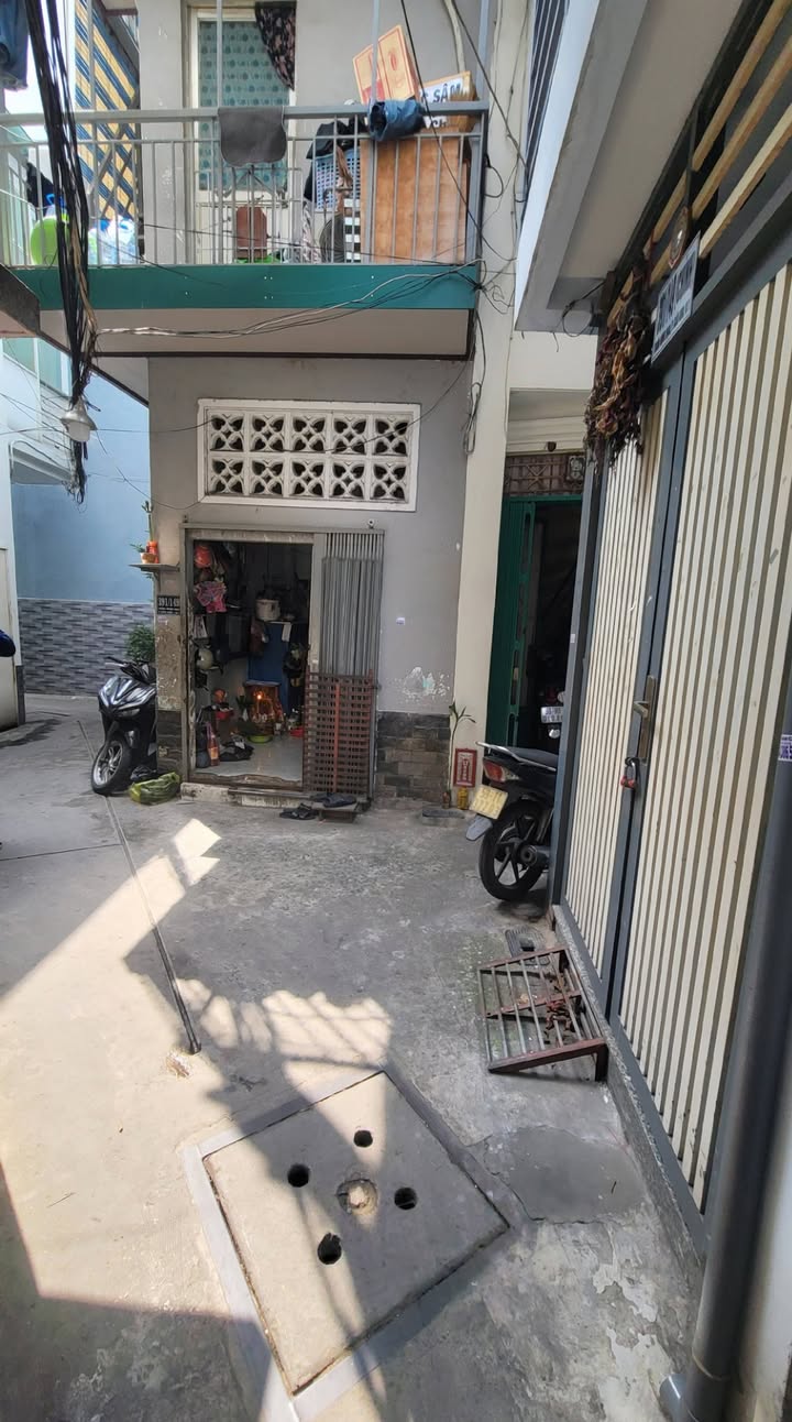 Nhà phố quận 1, Trần Hưng Đạo 27.5m² giá 5 tỷ - Sổ hồng riêng, vào ở ngay!