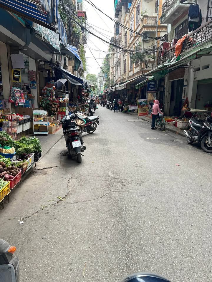 Nhà phố Phúc Xá, Ba Đình 33m² giá 15.5 tỷ - Kinh doanh sầm uất ngay mặt phố!