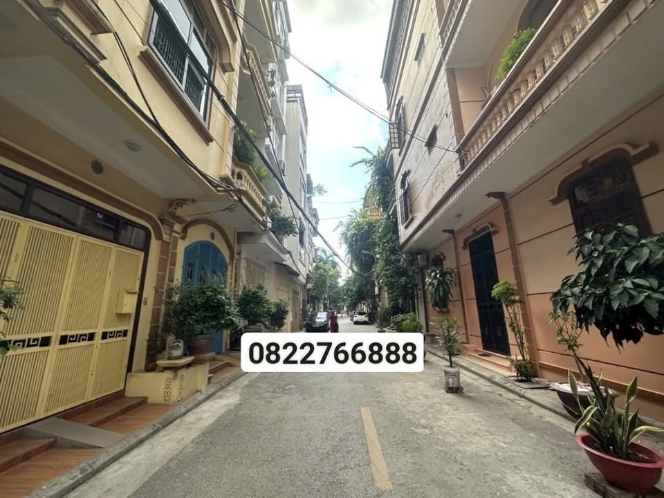 Đất nền Việt Hưng Long Biên 80m² giá 8 tỷ - Mặt tiền thoáng mát, yên tĩnh!