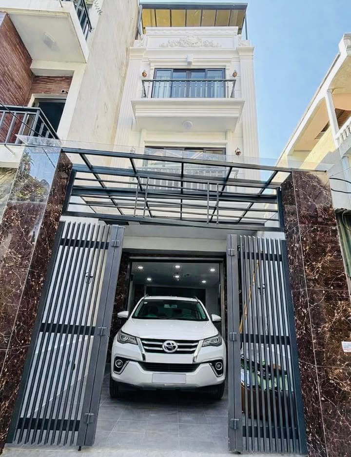 Nhà phố Thạch Bàn Long Biên 72m² giá 11 tỷ - Sẵn sàng vào ở ngay!