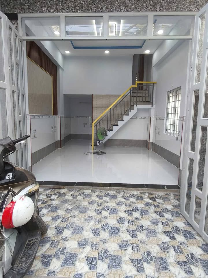 Nhà phố Hóc Môn 39.6m² giá 1.7 tỷ - Chính chủ bán, thương lượng nhẹ!