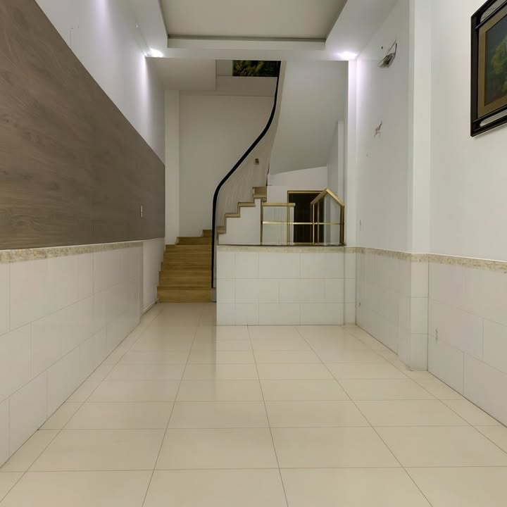 Nhà mặt tiền Cộng Hòa, Tân Bình 28m² giá 7.2 tỷ - Cơ hội đầu tư sinh lời!