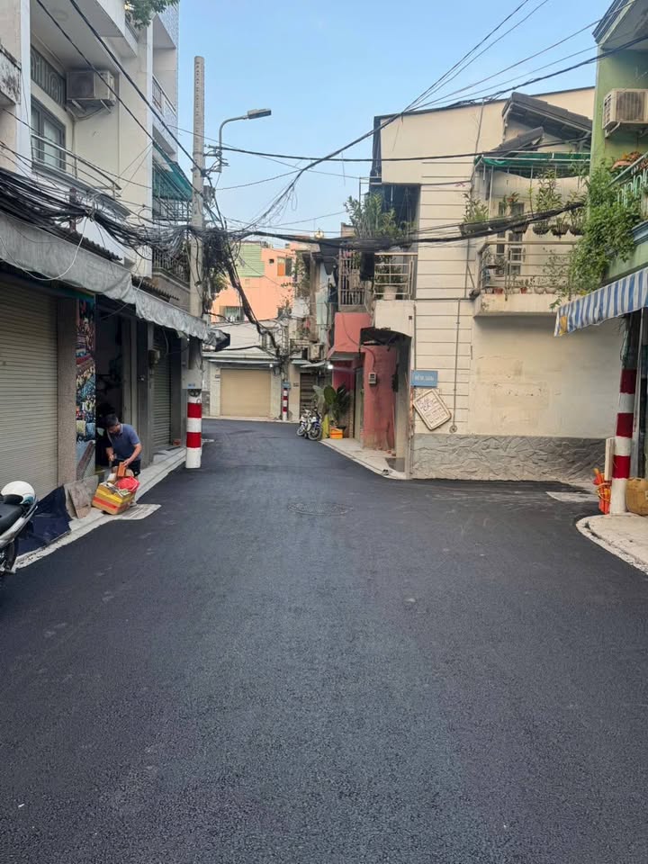 Nhà 2 tầng hẻm ba gác Ni Sư Huỳnh Liên, Tân Bình 14m² giá 2.39 tỷ - Full nội thất, vào ở ngay!