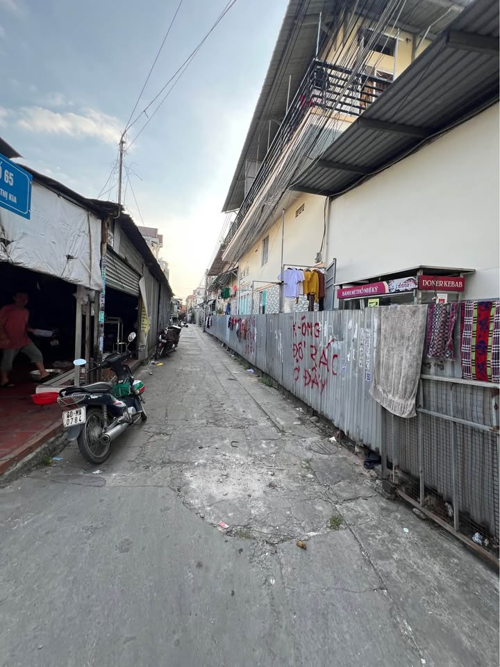 Nhà riêng Dĩ An 110m² giá 3.75 tỷ - Gần chợ Đoàn Thị Kia chỉ 100m!