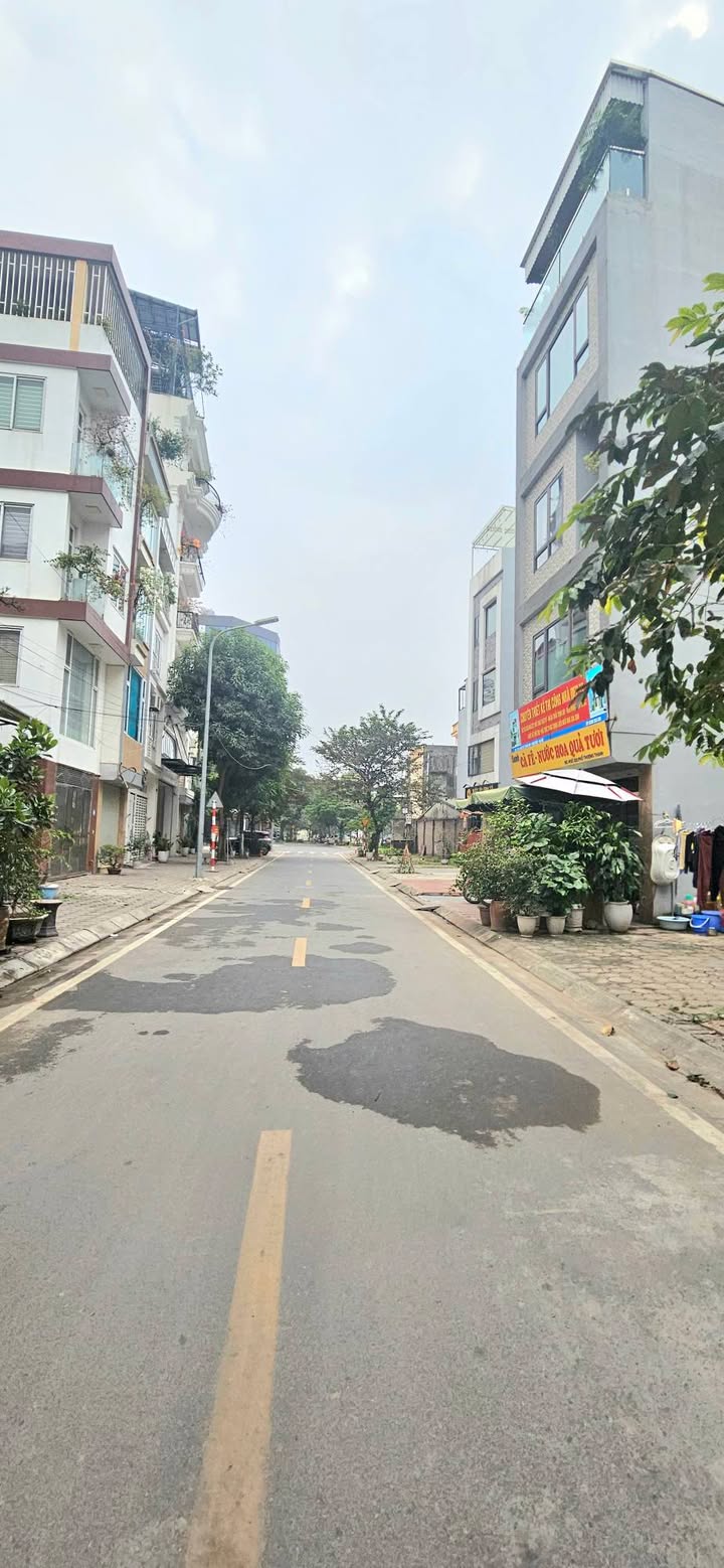 Lô đất 50m² Thanh Am, Long Biên giá 12 tỷ - Đầu tư sinh lời tuyệt vời!