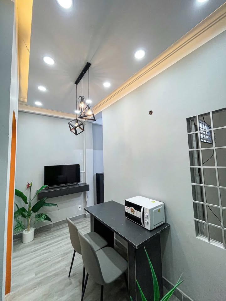 Căn hộ cho thuê Trương Hoàng Thanh, Tân Bình 2PN - Phòng rộng, đầy đủ nội thất!