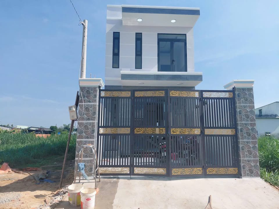 Nhà hoàn công mới xây Tân Thông Hội, Củ Chi 100m² giá 3.25 tỷ - Sẵn sàng vào ở!