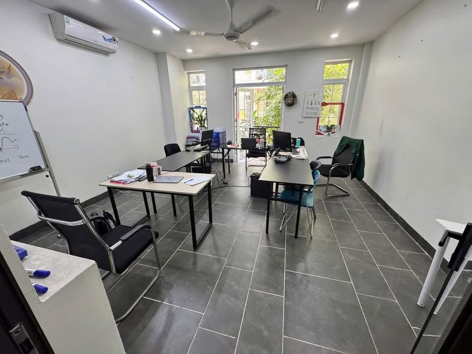 Văn phòng Nguyễn Huy Tưởng Thanh Xuân 70m² giá 7,5 triệu - View ban công thoáng mát