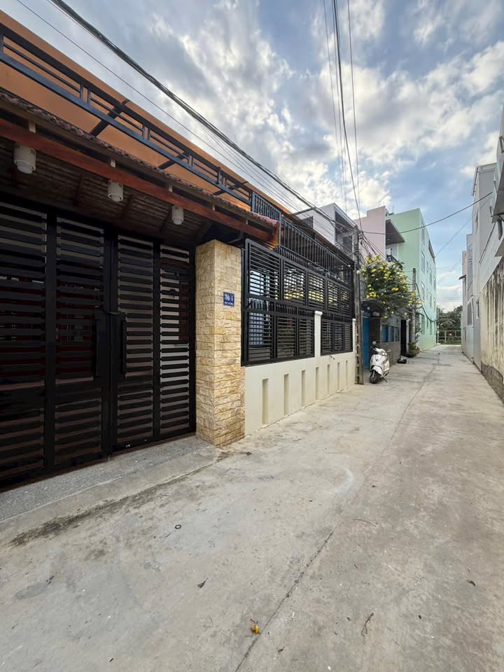 Nhà vườn hẻm 30 Phú Nông Nha Trang 173m² giá 5.39 tỷ - Khu dân trí cao, ô tô vào tận nơi!