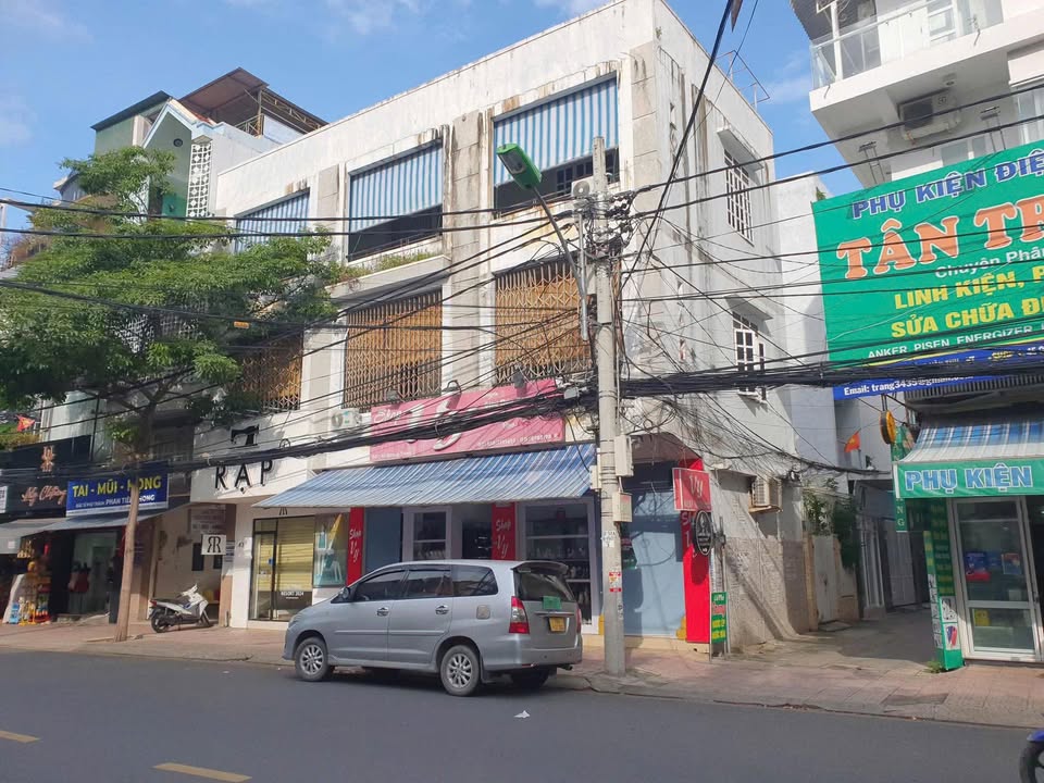Cho thuê nhà 3 tầng mặt tiền đường Quang Trung, Nha Trang 70m² - Thích hợp kinh doanh mọi hình thức!