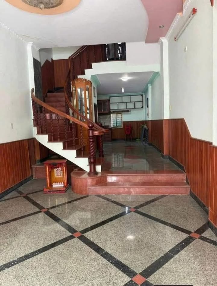 Nhà 3 tầng mặt tiền đường Vũ Bảo, Quy Nhơn - Giá chỉ 8 tỷ!