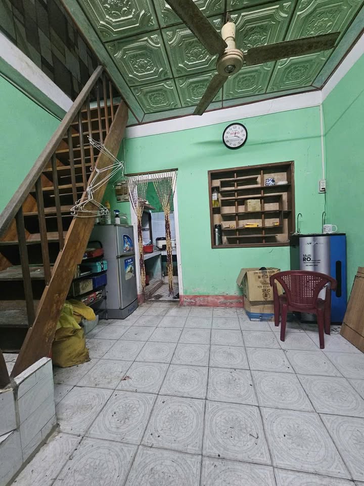 Nhà 1 mê hẻm cạn Lê Lợi, Quy Nhơn 14m² giá 1.1 tỷ - Pháp lý sổ đỏ chính chủ!